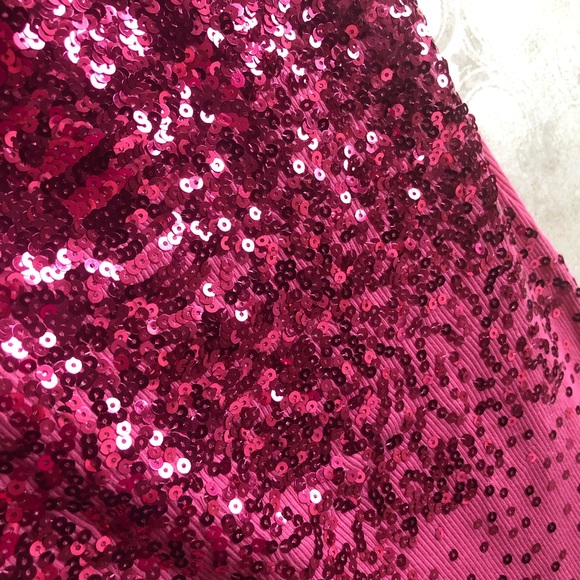 Pink Sequins Tanktop - Picture 2 of 6